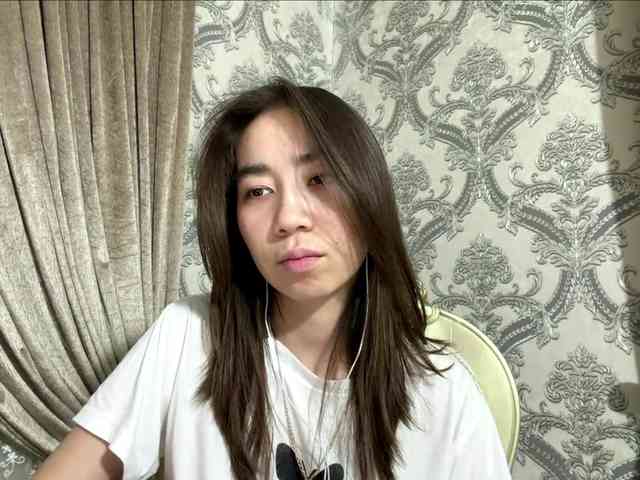 ClaudiaChouinard webcam