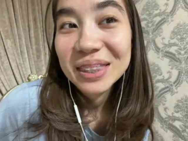 ClaudiaChouinard webcam