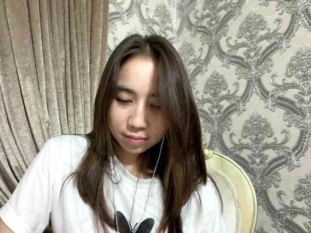 ClaudiaChouinard webcam