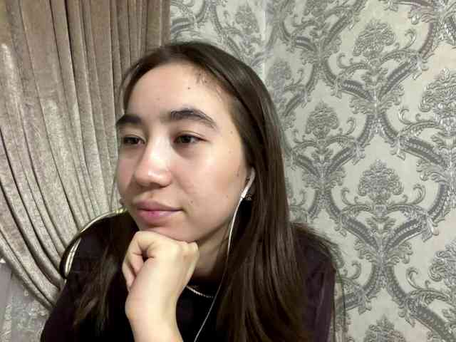 ClaudiaChouinard webcam