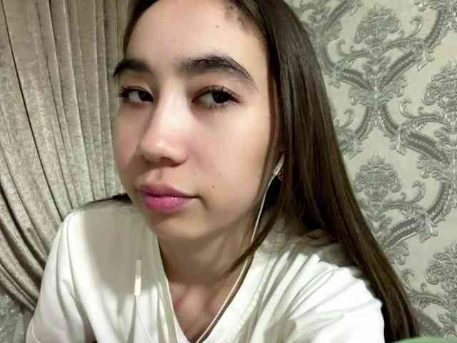 ClaudiaChouinard webcam