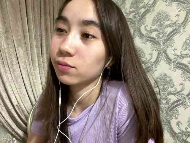 ClaudiaChouinard webcam