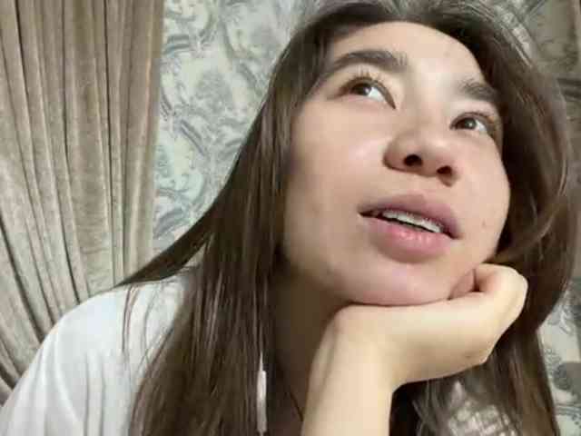 ClaudiaChouinard webcam