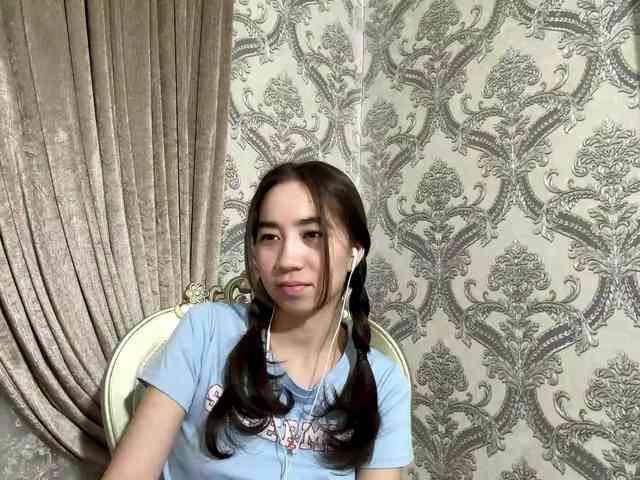 ClaudiaChouinard webcam