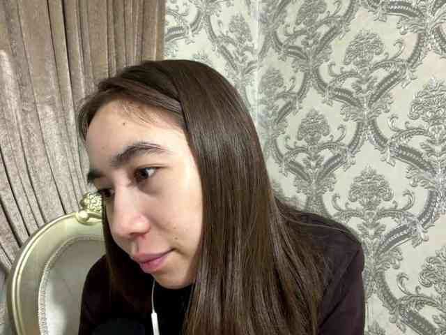 ClaudiaChouinard webcam