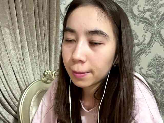ClaudiaChouinard webcam