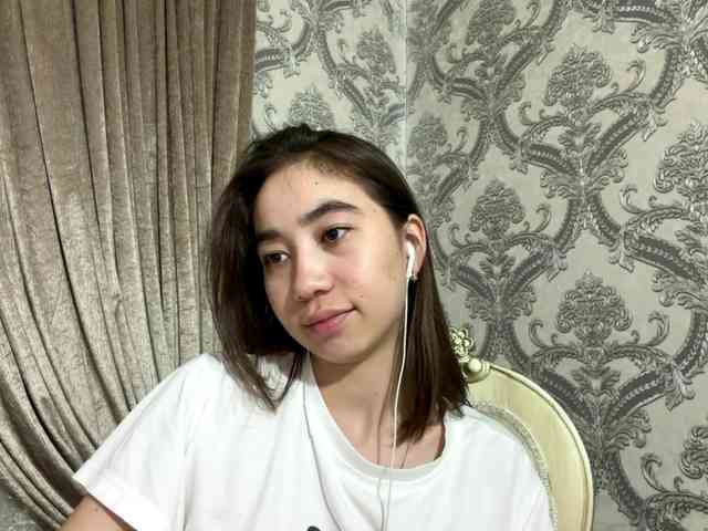 ClaudiaChouinard webcam