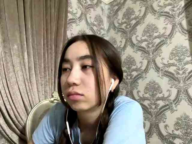 ClaudiaChouinard webcam