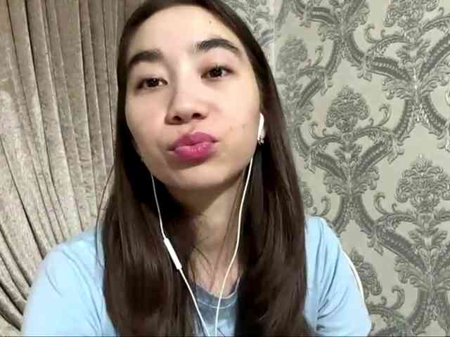 ClaudiaChouinard webcam