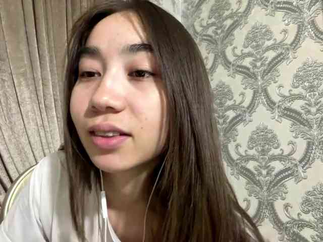 ClaudiaChouinard webcam