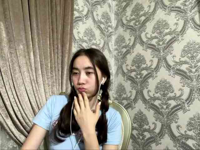 ClaudiaChouinard webcam