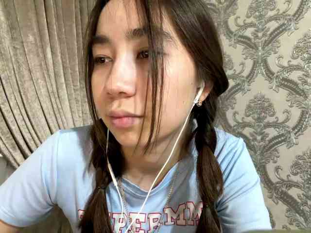 ClaudiaChouinard webcam