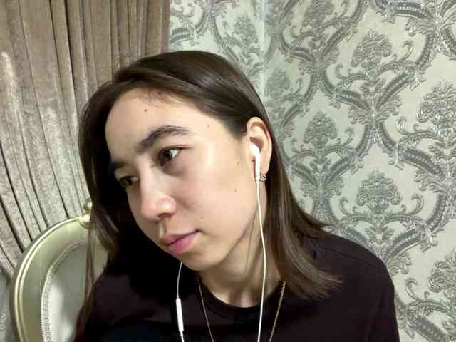 ClaudiaChouinard webcam