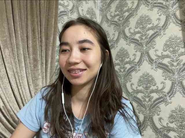 ClaudiaChouinard webcam