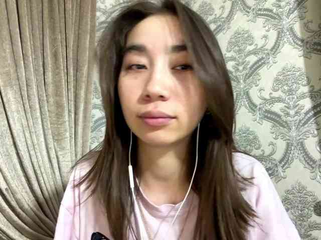 ClaudiaChouinard webcam