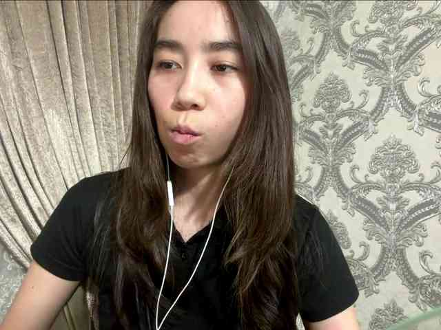 ClaudiaChouinard webcam