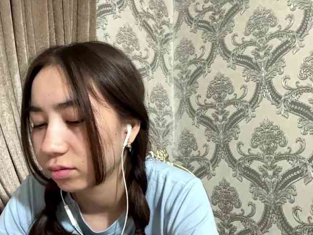 ClaudiaChouinard webcam
