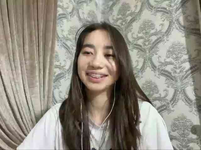 ClaudiaChouinard webcam