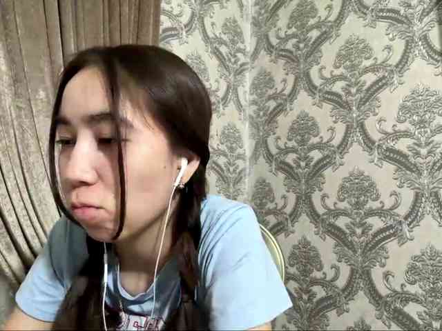 ClaudiaChouinard webcam