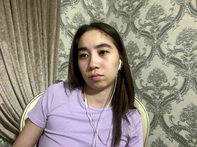 ClaudiaChouinard webcam