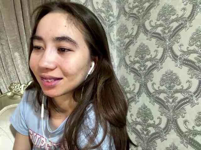 ClaudiaChouinard webcam