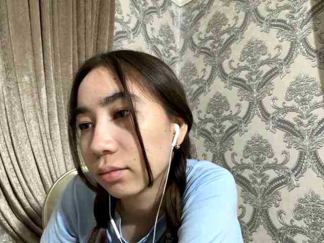ClaudiaChouinard webcam