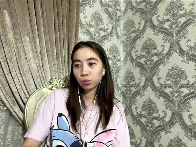 ClaudiaChouinard webcam