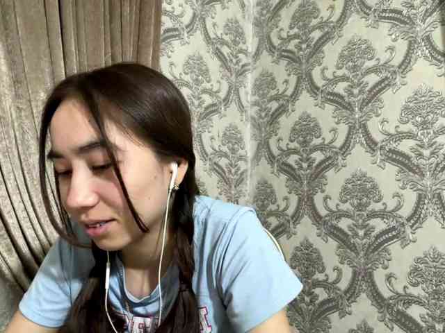 ClaudiaChouinard webcam