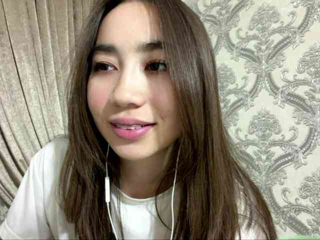 ClaudiaChouinard webcam