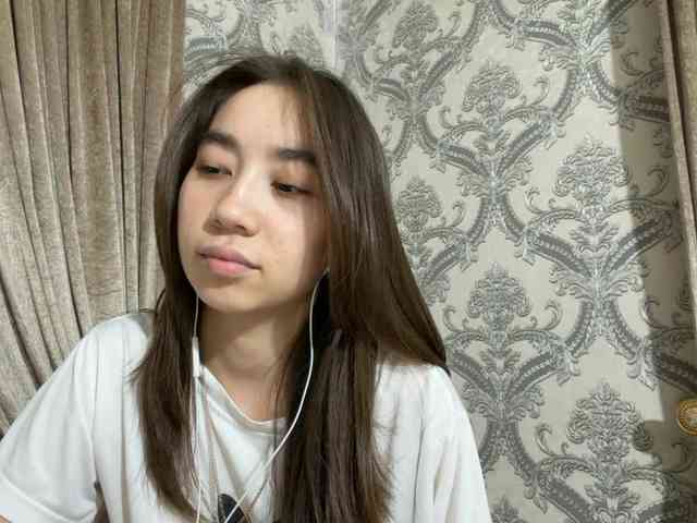 ClaudiaChouinard webcam
