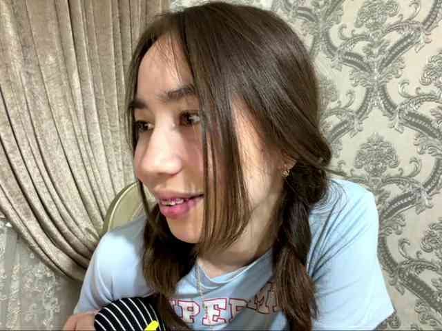 ClaudiaChouinard webcam