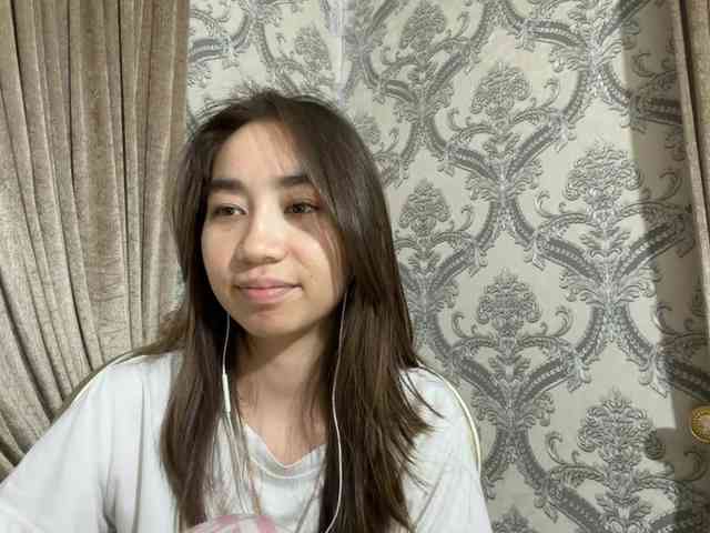ClaudiaChouinard webcam