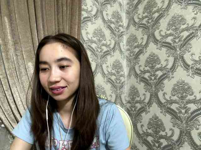 ClaudiaChouinard webcam