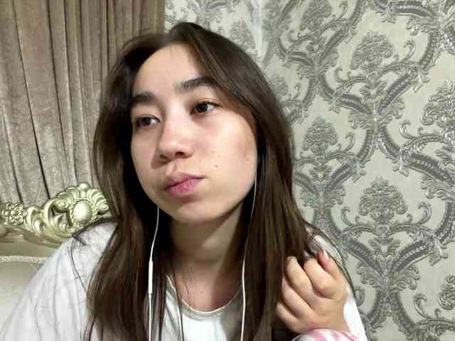 ClaudiaChouinard webcam