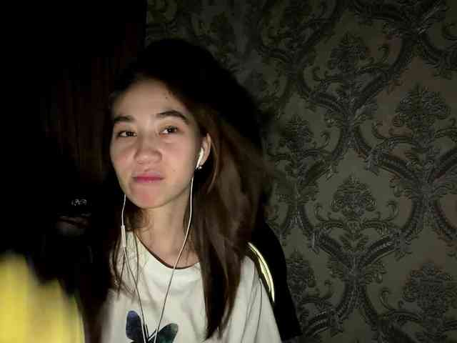 ClaudiaChouinard webcam