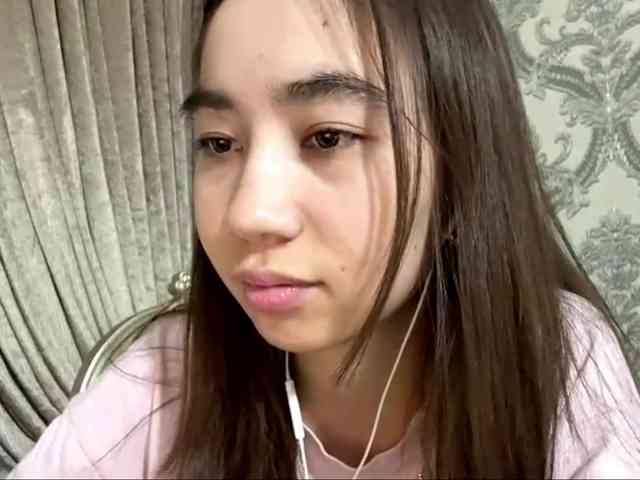 ClaudiaChouinard webcam