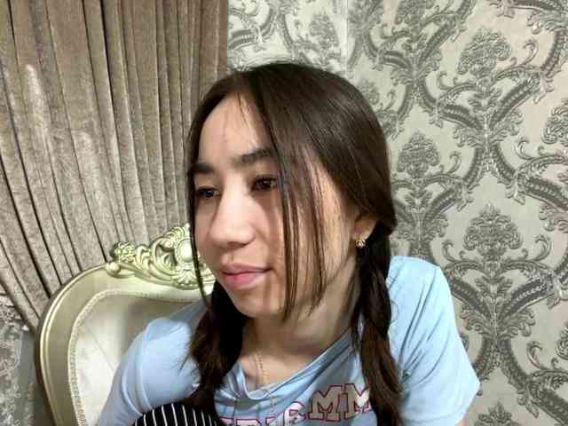 ClaudiaChouinard webcam