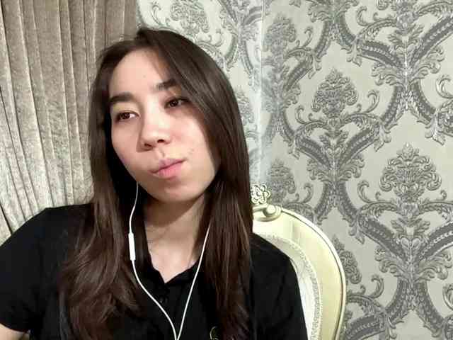 ClaudiaChouinard webcam