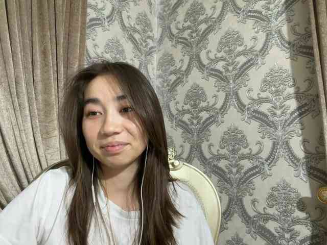 ClaudiaChouinard webcam