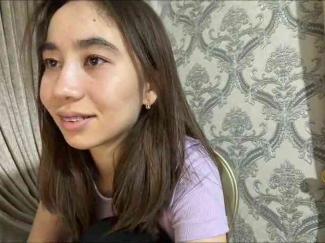 ClaudiaChouinard webcam