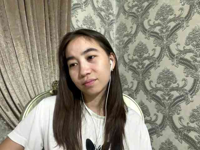 ClaudiaChouinard webcam