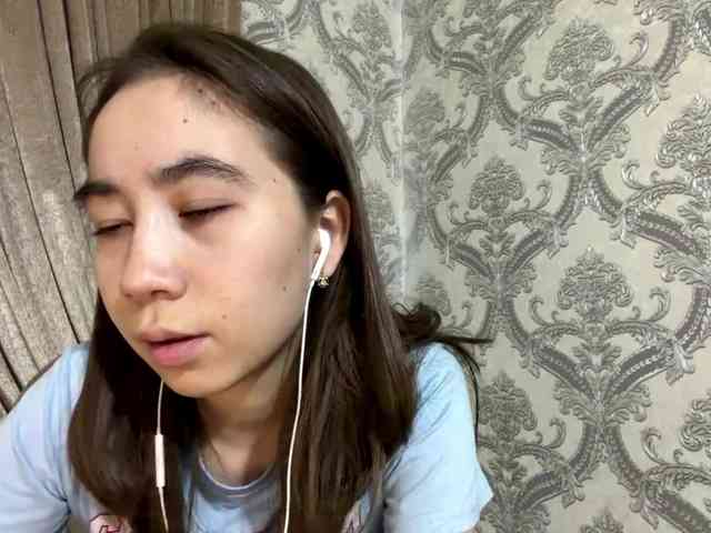 ClaudiaChouinard webcam