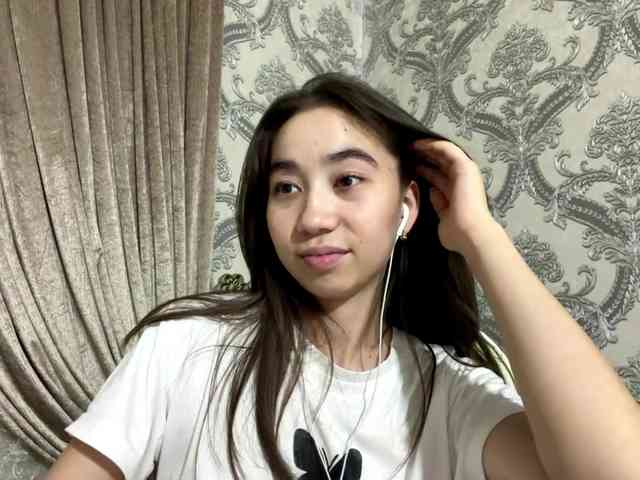 ClaudiaChouinard webcam