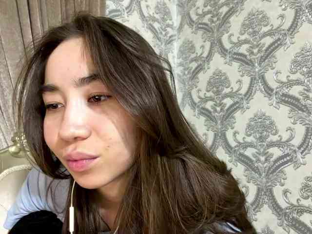 ClaudiaChouinard webcam