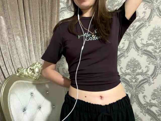 ClaudiaChouinard webcam