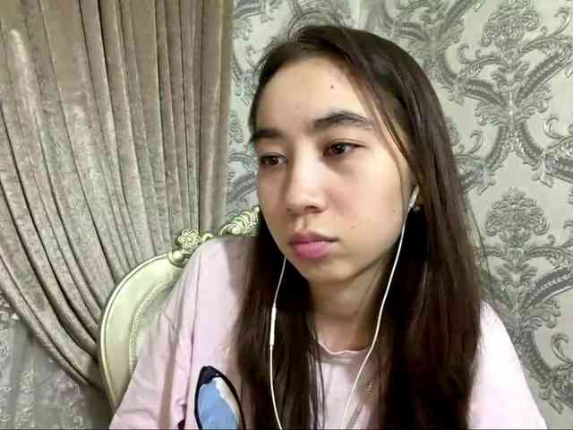 ClaudiaChouinard webcam