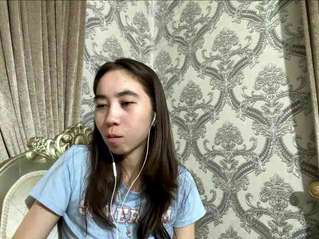 claudiachouinard's live room