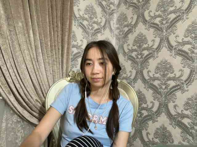 ClaudiaChouinard webcam