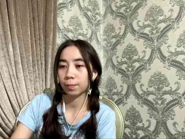 ClaudiaChouinard webcam