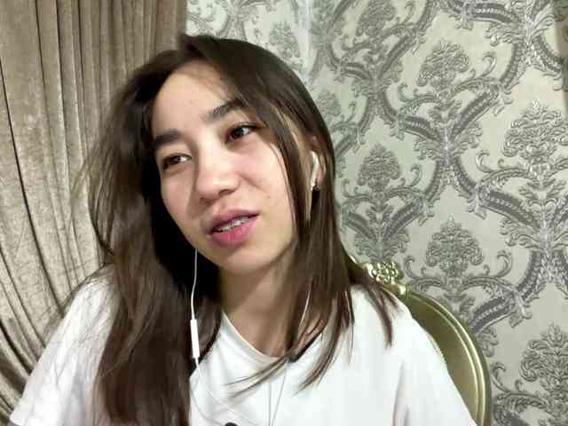 ClaudiaChouinard webcam